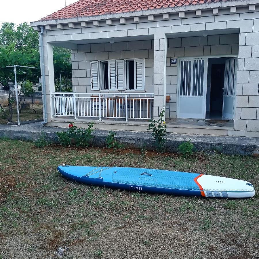 My Mediterranean Villa With Huge Garden And Own Parking Lumbarda Exterior photo